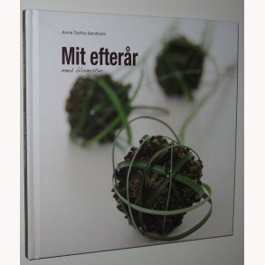 Mit efterr med blomster