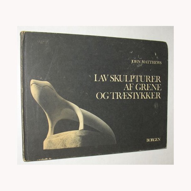Lav skulpturer af grene og trstykker