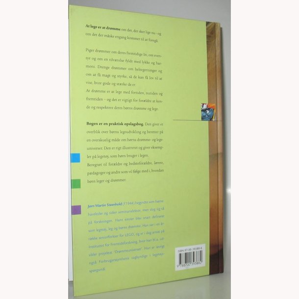 Brns leg og drmmeuniverser: Jrn Martin Steenhold