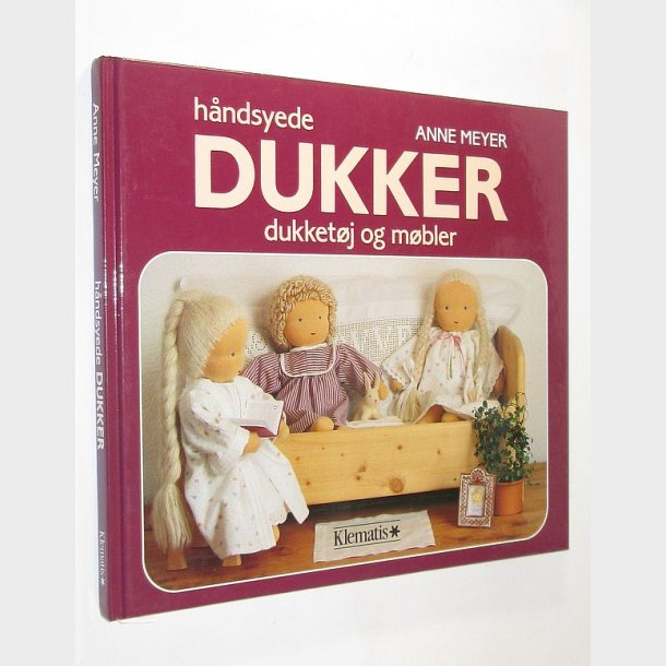 H�ndsyede dukker dukket�j og m�bler: Anne Meyer