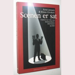 Scenen er sat