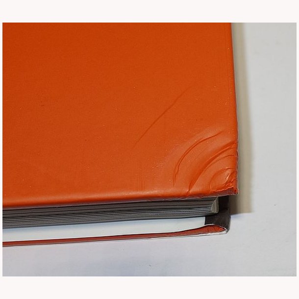 100 Contemporary Artists A-Z