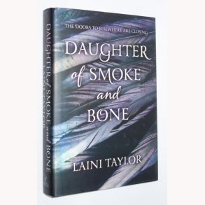Daughter of smoke and bone