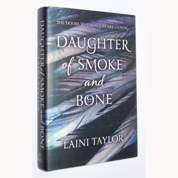 Daughter of smoke and bone