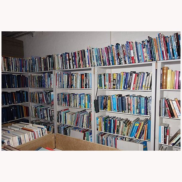 Flyhistoriske bger fra Flyvevbnets Bibliotek