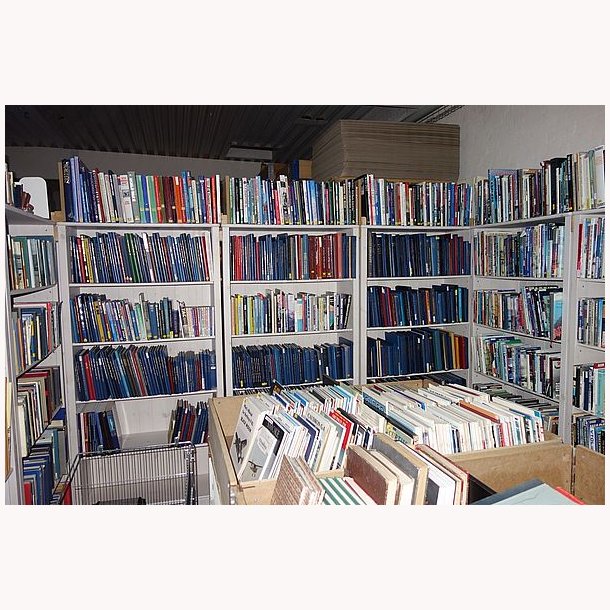 Flyhistoriske bger fra Flyvevbnets Bibliotek