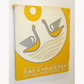 Das Garnieren mit dem Spritzbeutel