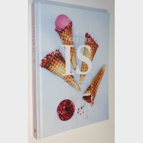 Lykken er is: Maja Ambeck Vase & Anne Au Chocolat